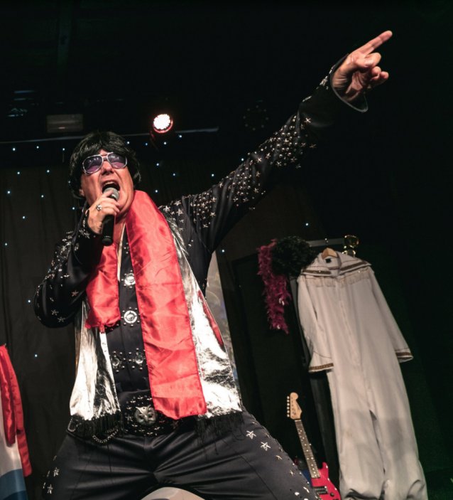 Johnny Valentino a.k.a. Wally Preyll allround entertainer te boeken bij www.johnnyvalentino.euohnny Valentino a.k.a. Wally Preyll allround entertainer http://johnnyvalentino.artiesten.club