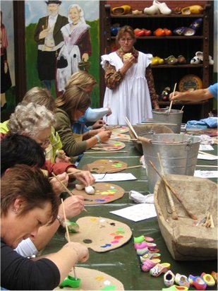 Klompenatelier te boeken bij www.kwekel-evenementen.nl