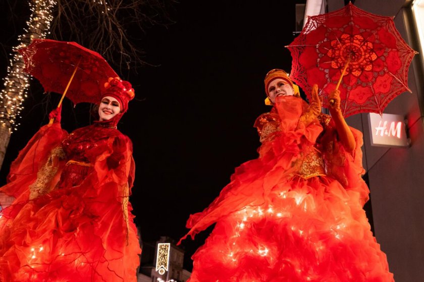 Steltloopacts boekt u bij www.kwekel-evenementen.nl