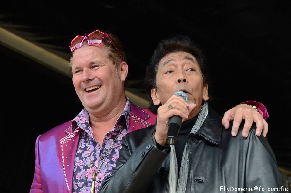 Johnny Valentino a.k.a. Wally Preyll allround entertainer te boeken bij www.johnnyvalentino.eu