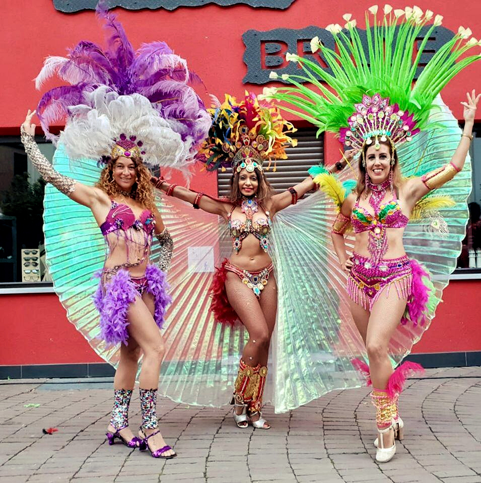 Samba danseressen te boeken bij www.kwekel-evenementen.nl